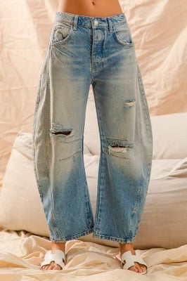 Distressed Barrel Jeans