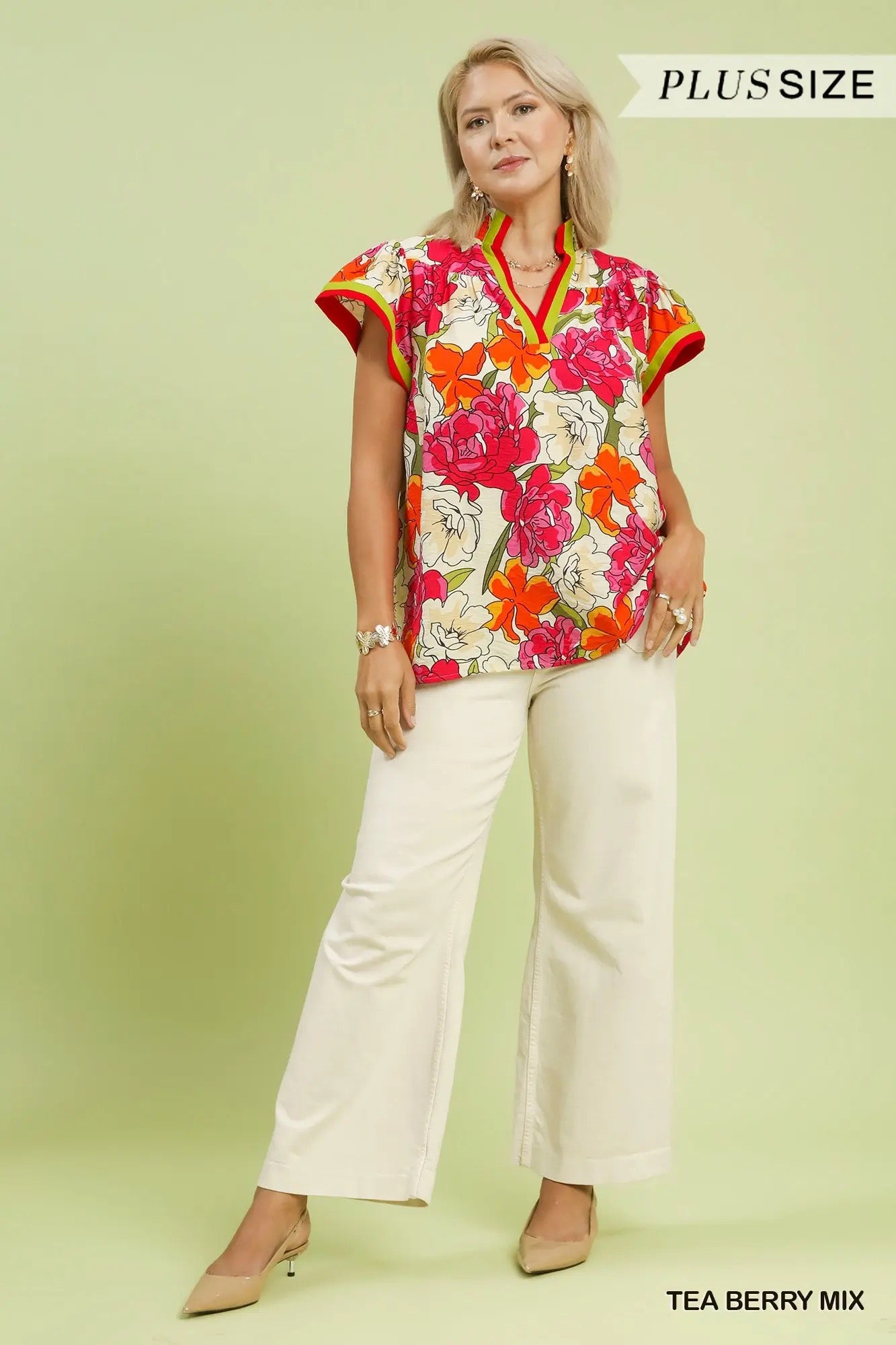 Zinnia Floral Curvy Top