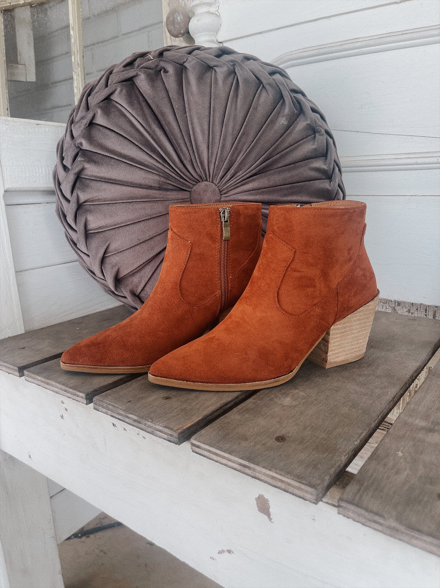 Leo Booties
