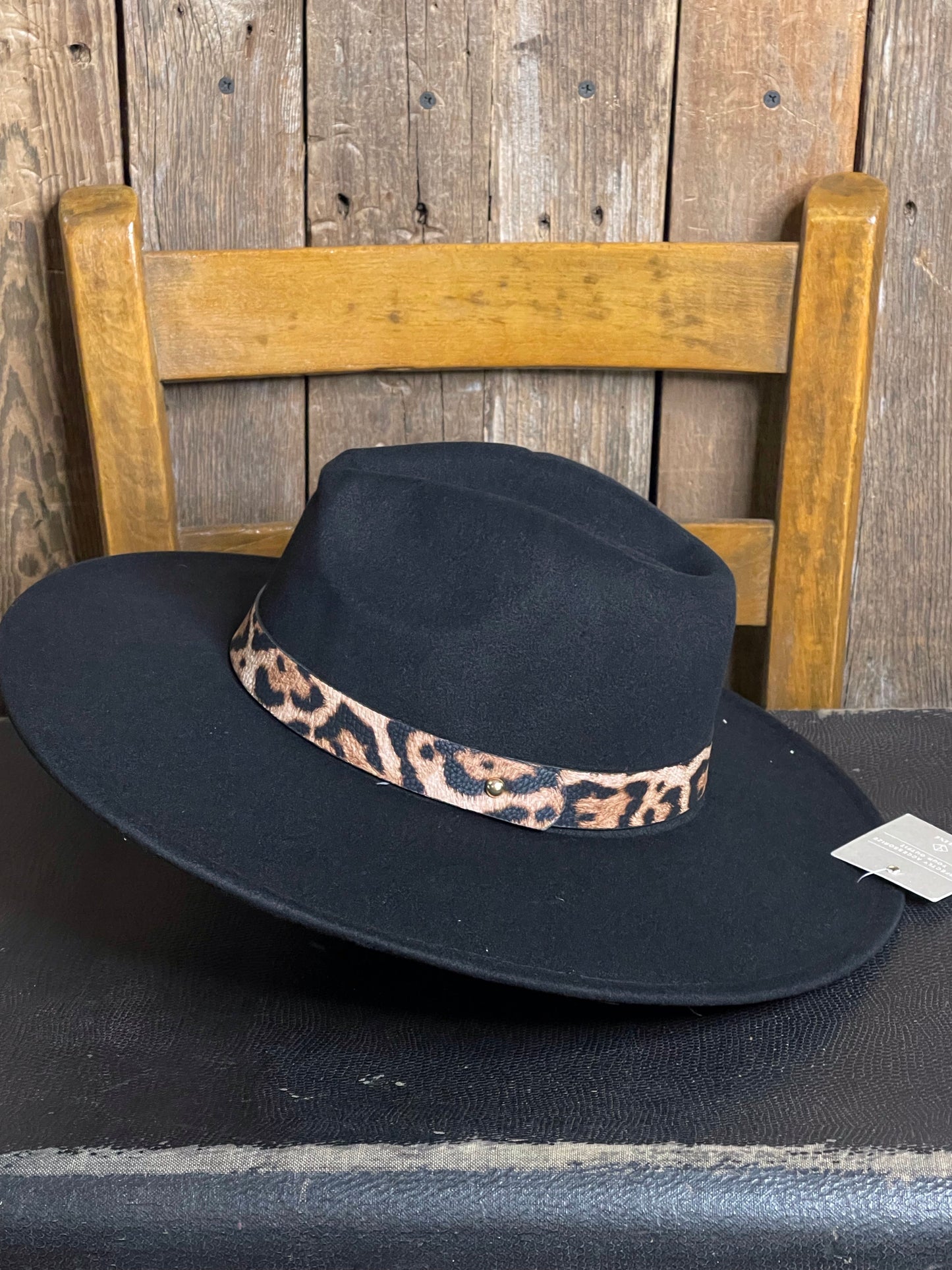 Viola Cheetah Band Hat
