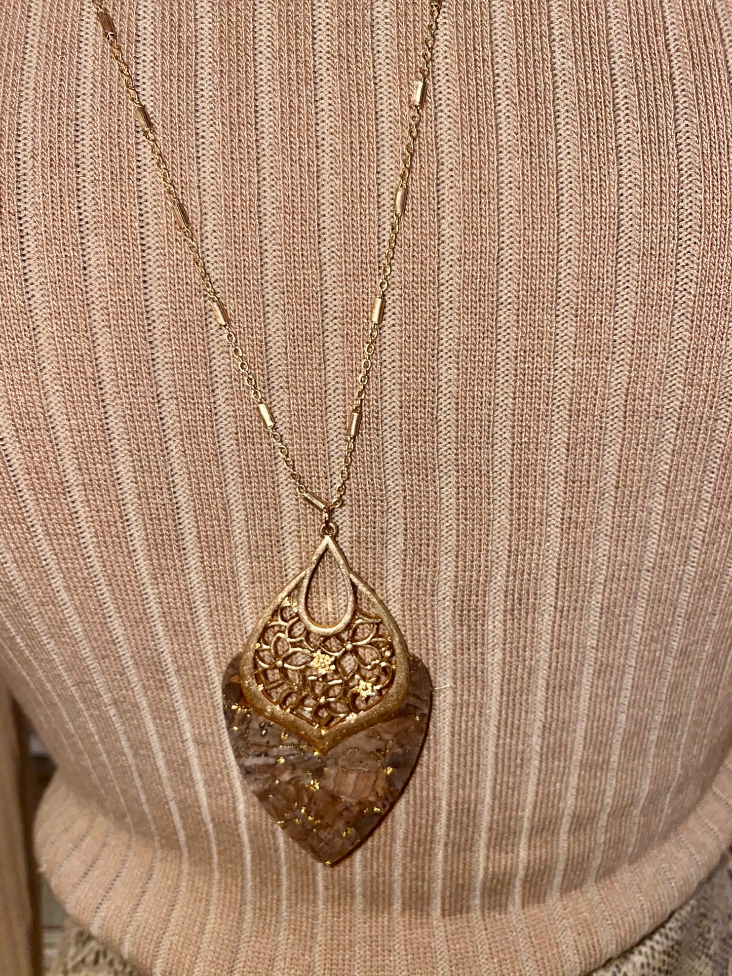 Teardrop detailed long necklace