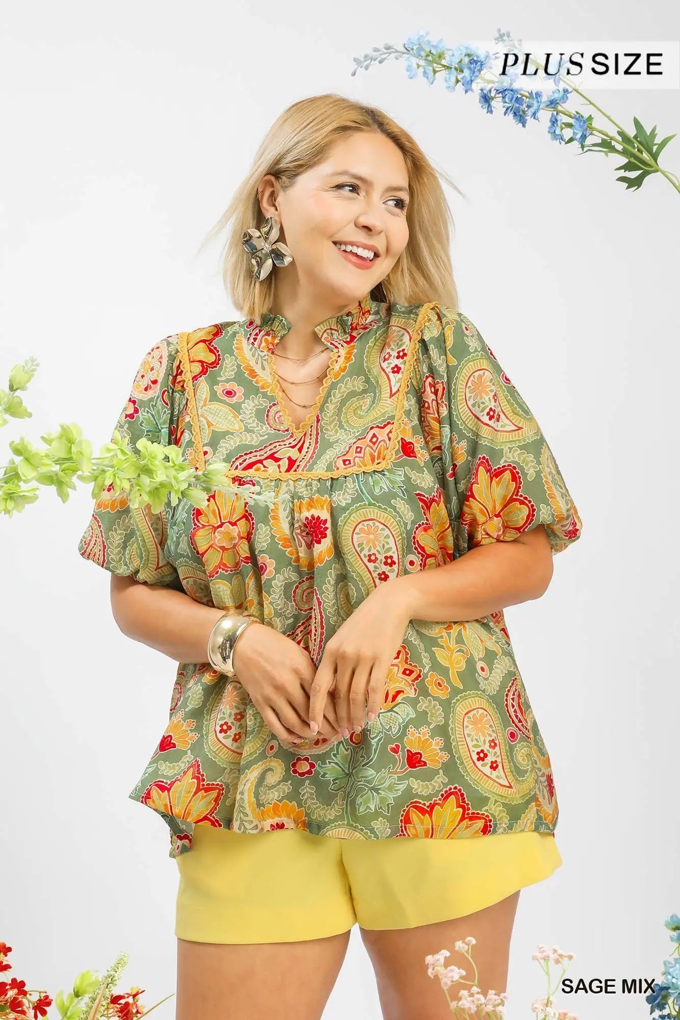 Ivy Lynn Floral Curvy Top