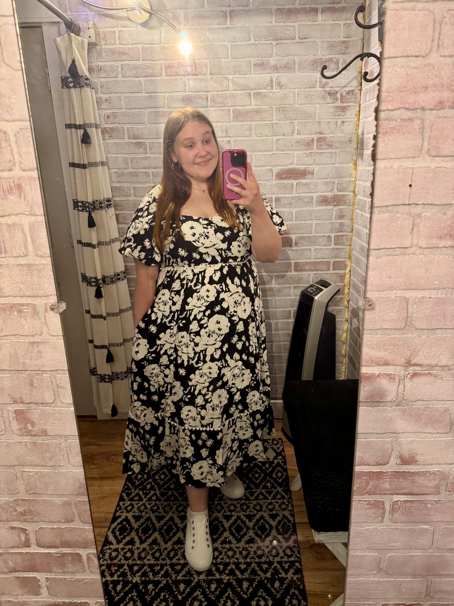 Lynn’s Floral Print Midi Dress