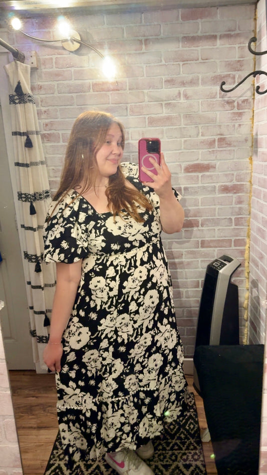 Lynn’s Floral Print Midi Dress