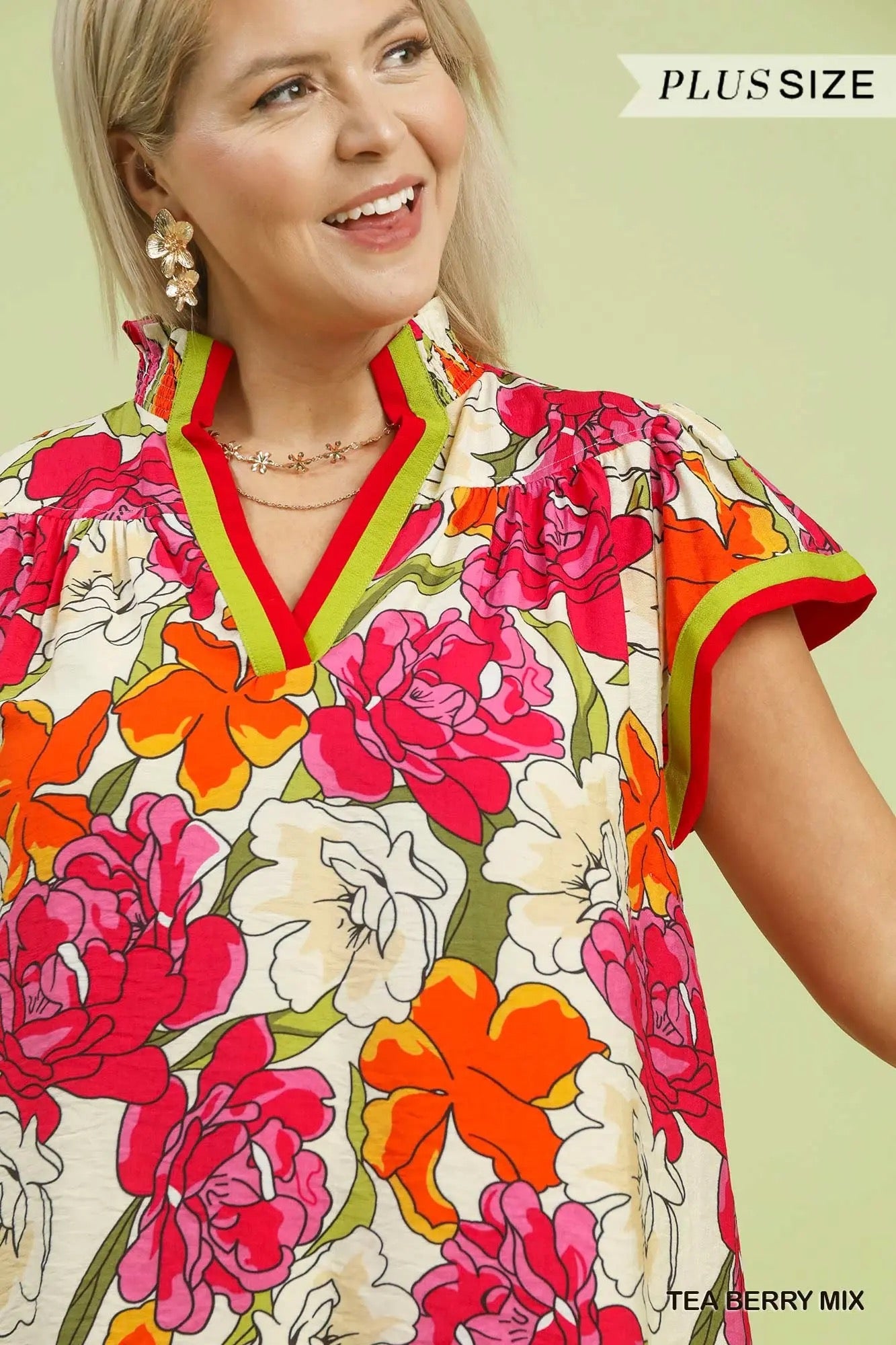 Zinnia Floral Curvy Top