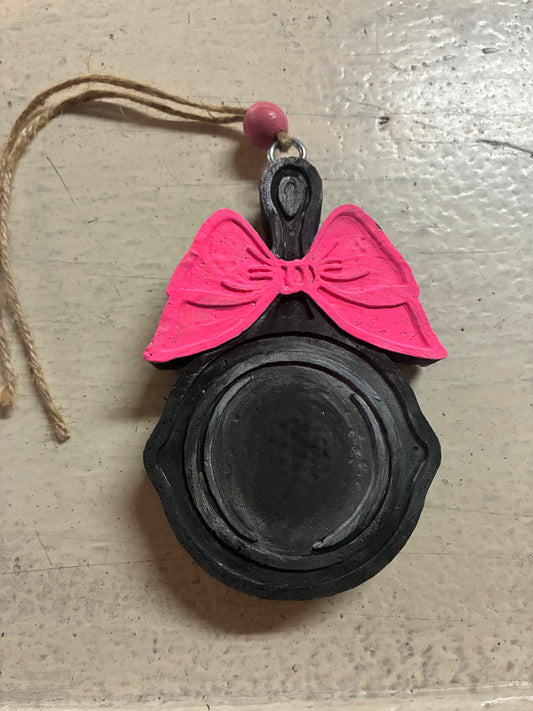 Bow Cast Iron Freshie