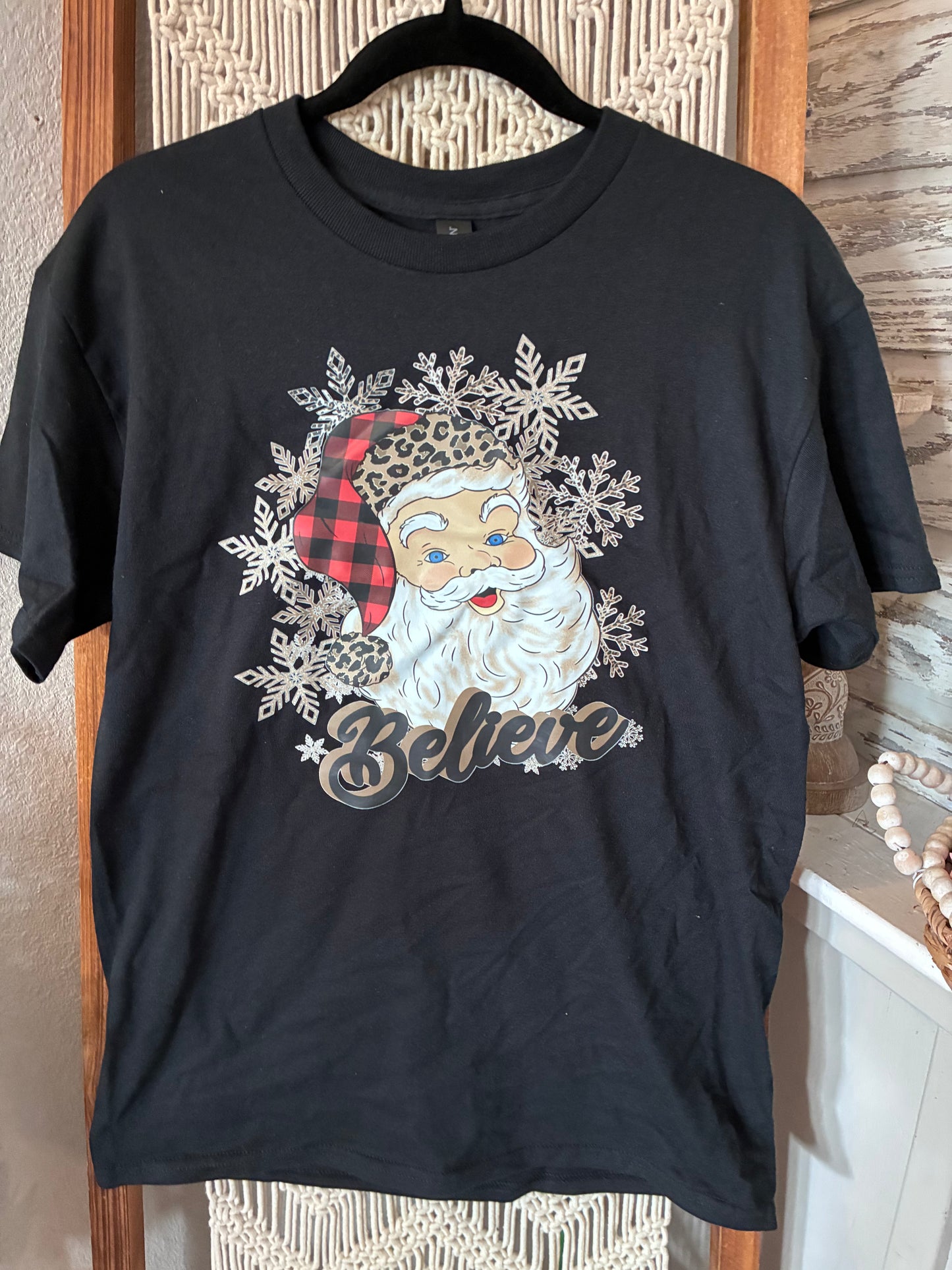 Believe leopard Santa tee
