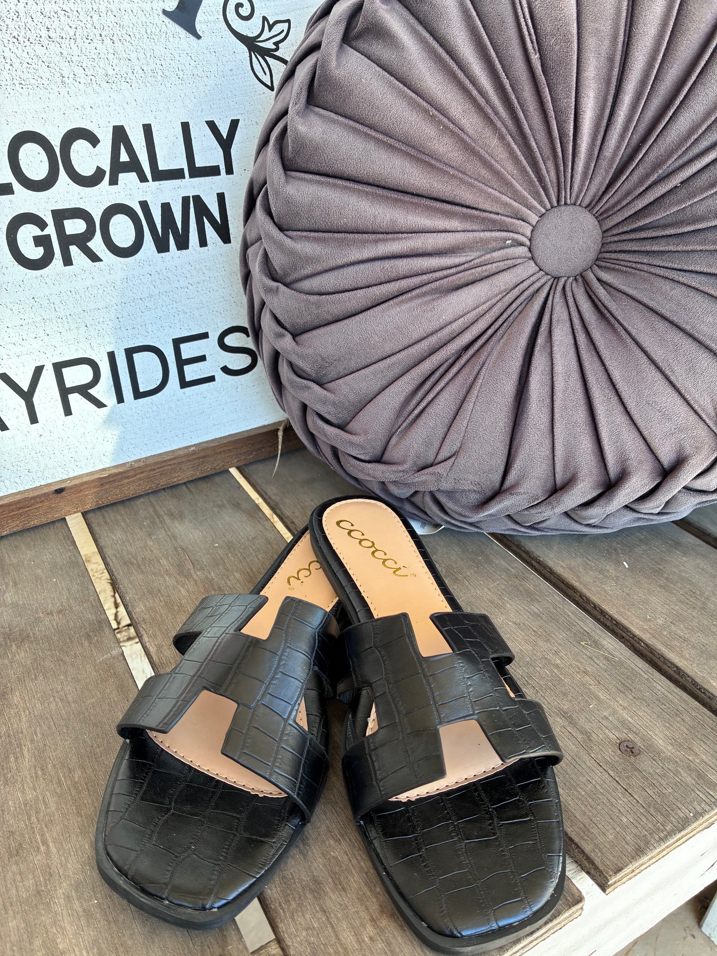 Caitlyn H-Strap Sandals