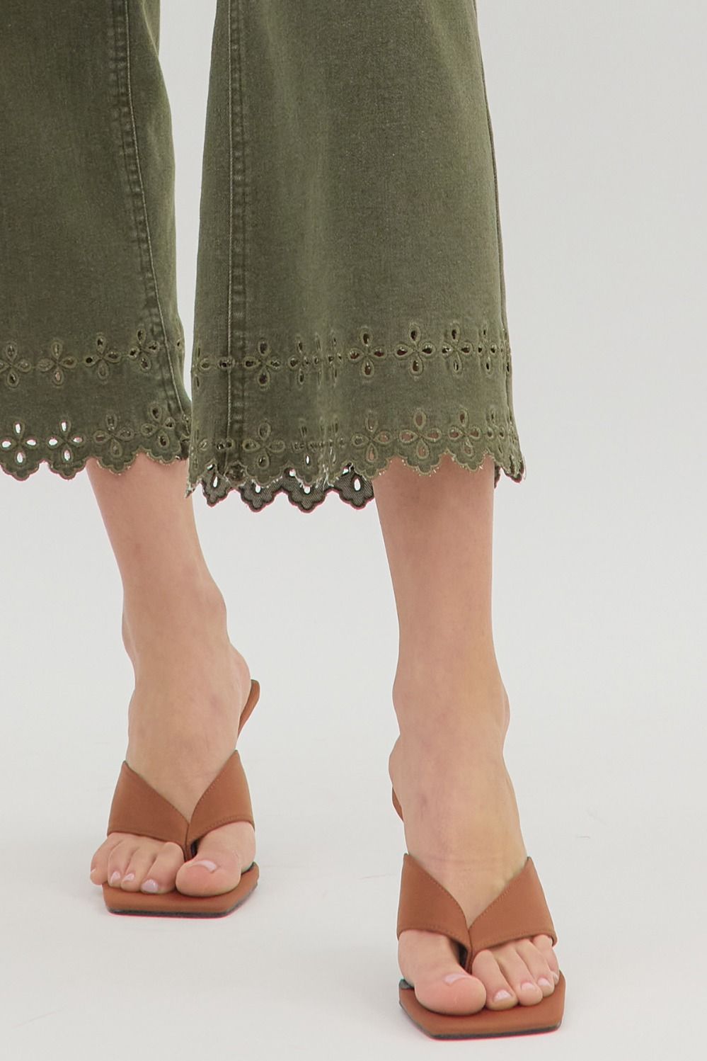 Oliver’s Olive Bottoms