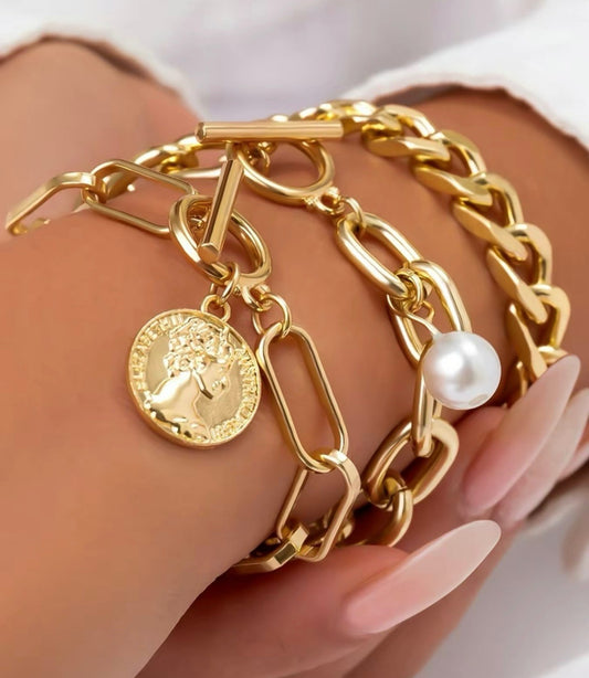 Royal Charm Pearl Bracelet Set