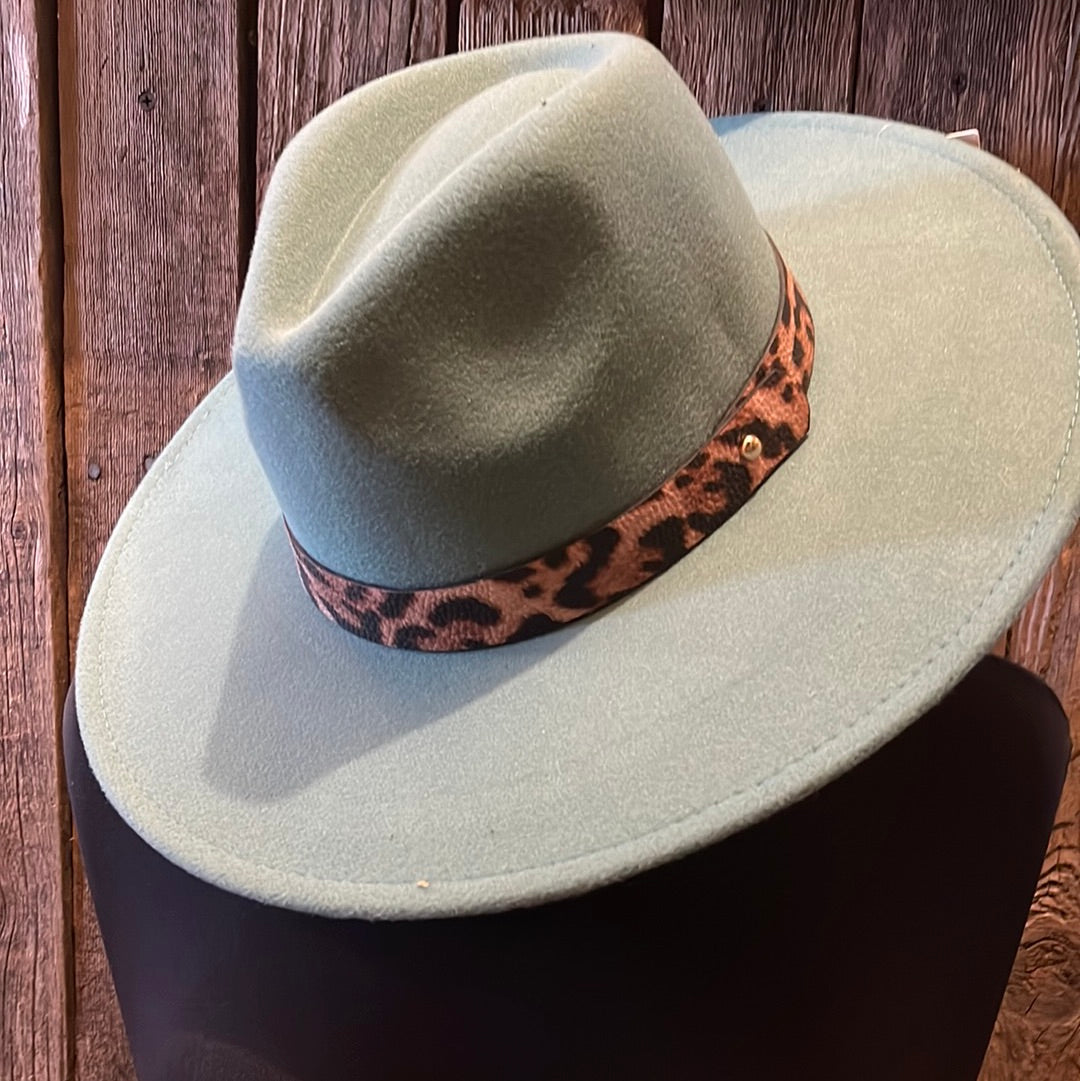 Viola Cheetah Band Hat